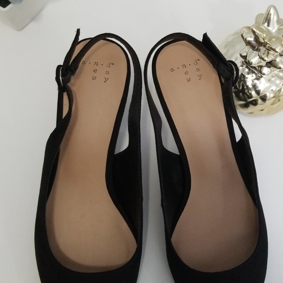 Shoes - Picture 5 of 6